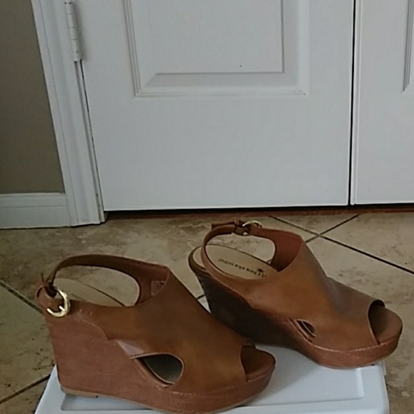 Sandals - Picture 2 of 4